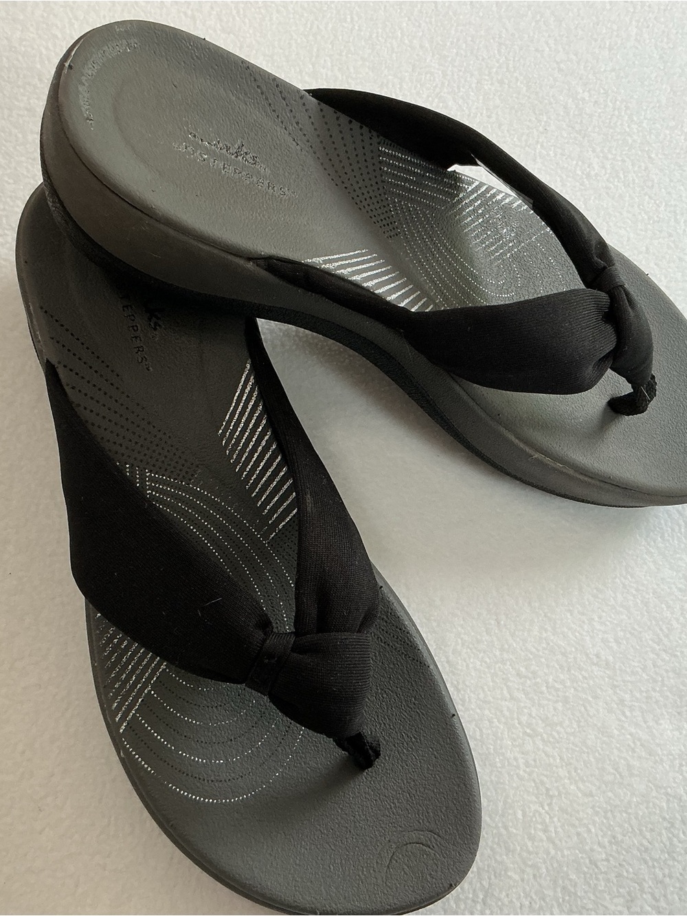 Clarks Cloudsteppers Black  Stretch Thong Sandals Wedge Flip Flop Women's 7 M